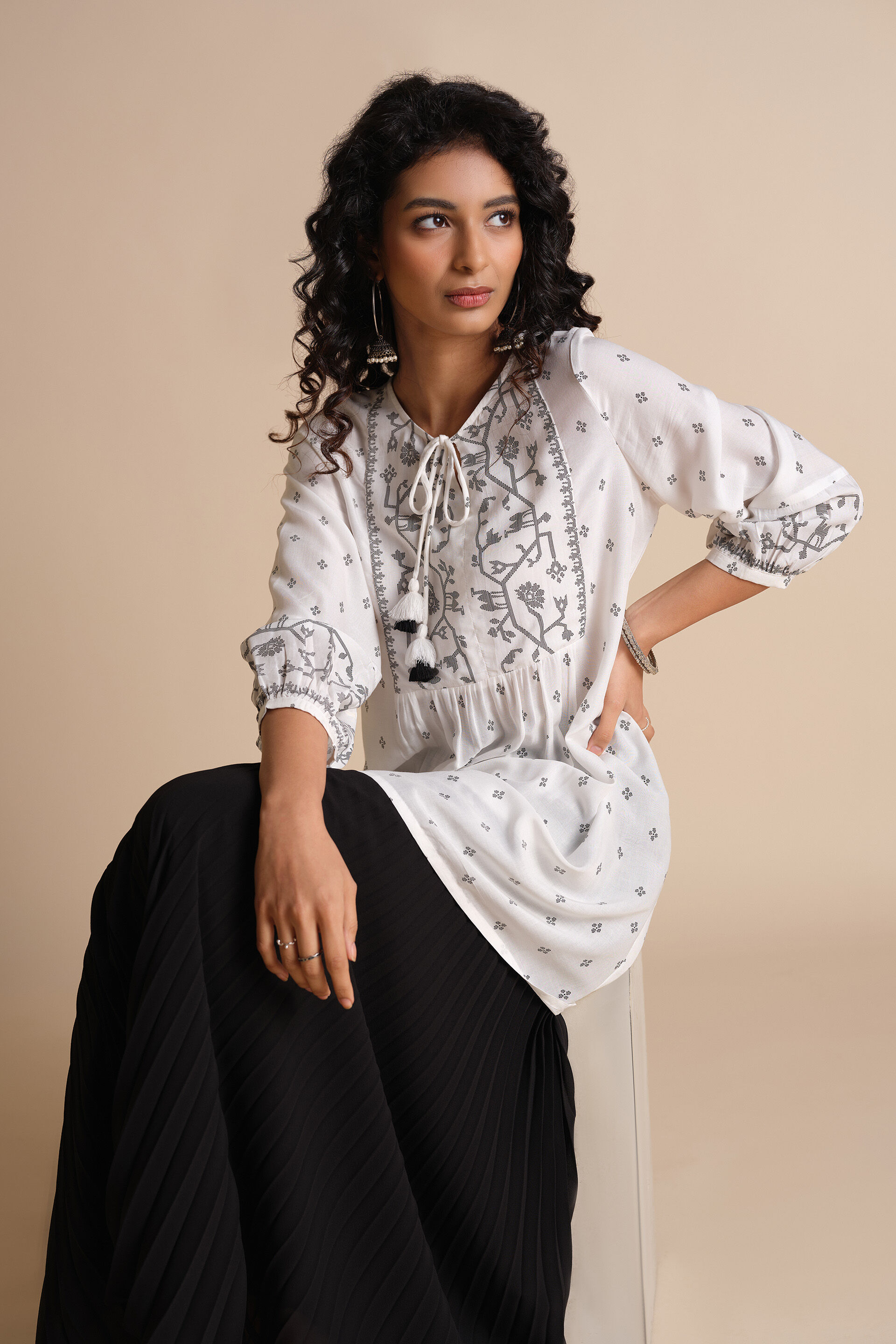 Mann Bhave Tunic, White, image 2